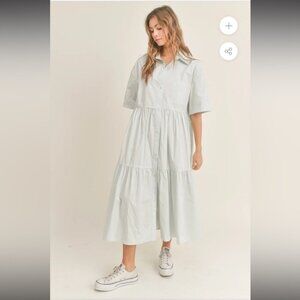 MABLE Short Sleeve Tiered Poplin Loose Fit Midi Dress in Blue